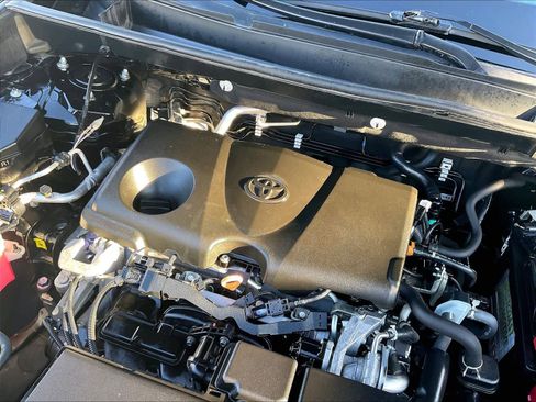 Used 2021 Toyota RAV4 XLE w/ Convenience Package image 33