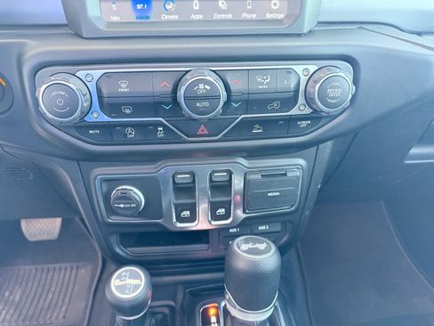 Used 2021 Jeep Wrangler Sport image 12