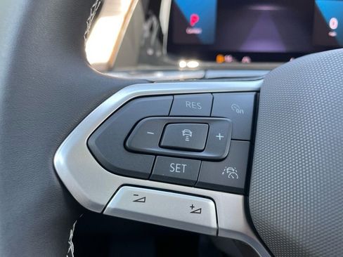 Used 2026 Volkswagen Atlas SE w/ Panoramic Sunroof Package FWD image 4