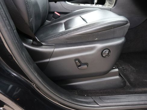 Used 2011 Jeep Grand Cherokee Laredo image 33