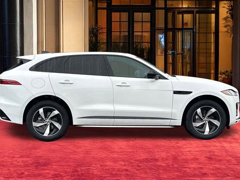 New 2025 Jaguar F-PACE R-Dynamic S image 9