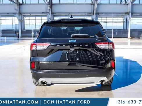 Used 2020 Ford Escape Titanium image 30