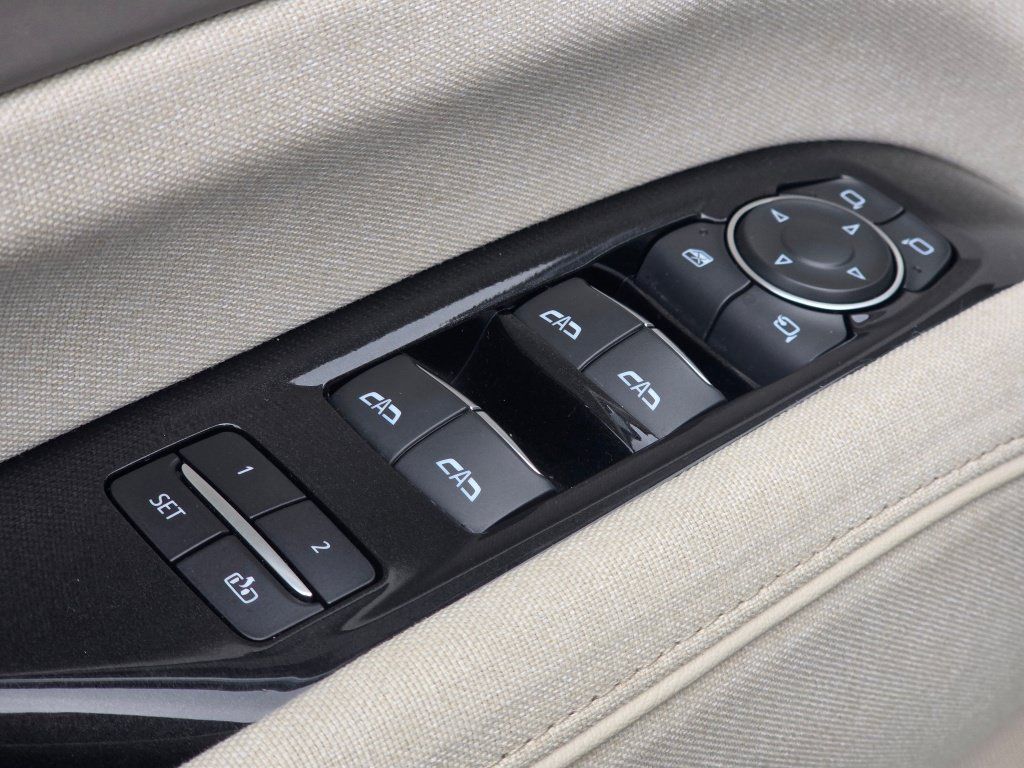 Used 2021 Cadillac Escalade Sport Platinum w/ LPO, ONYX Package AWD/4WD image 38