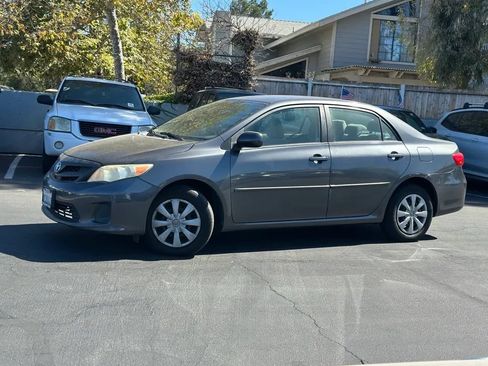 Used 2011 Toyota Corolla LE FWD image 1