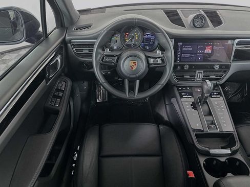 Certified 2026 Porsche Macan AWD/4WD image 24