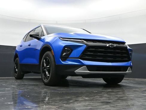 Used 2024 Chevrolet Blazer LT w/ Sound & Technology Package FWD image 39