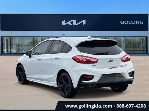 Used 2018 Chevrolet Cruze LT w/ Convenience Package image 4