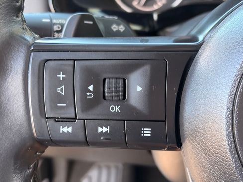 Certified 2024 Nissan Pathfinder SV FWD image 28