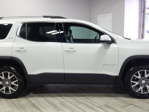 Used 2023 GMC Acadia SLT image 6