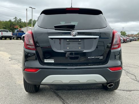 Certified 2022 Buick Encore Preferred AWD/4WD image 4