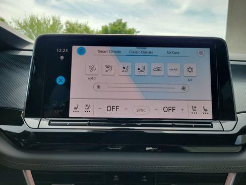 New 2026 Volkswagen Atlas Cross Sport SEL R-Line AWD/4WD image 18