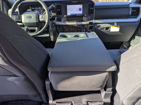 New 2026 Ford F250 XLT w/ FX4 Off-Road Package image 25