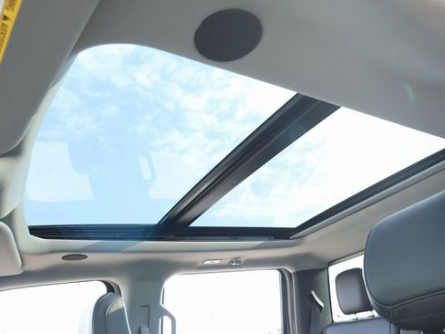 New 2026 Ford F250 Lariat w/ Black Appearance Package image 18