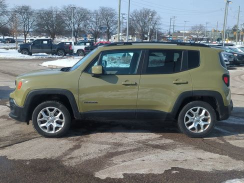 Used 2015 Jeep Renegade Latitude w/ Popular Equipment Group image 5