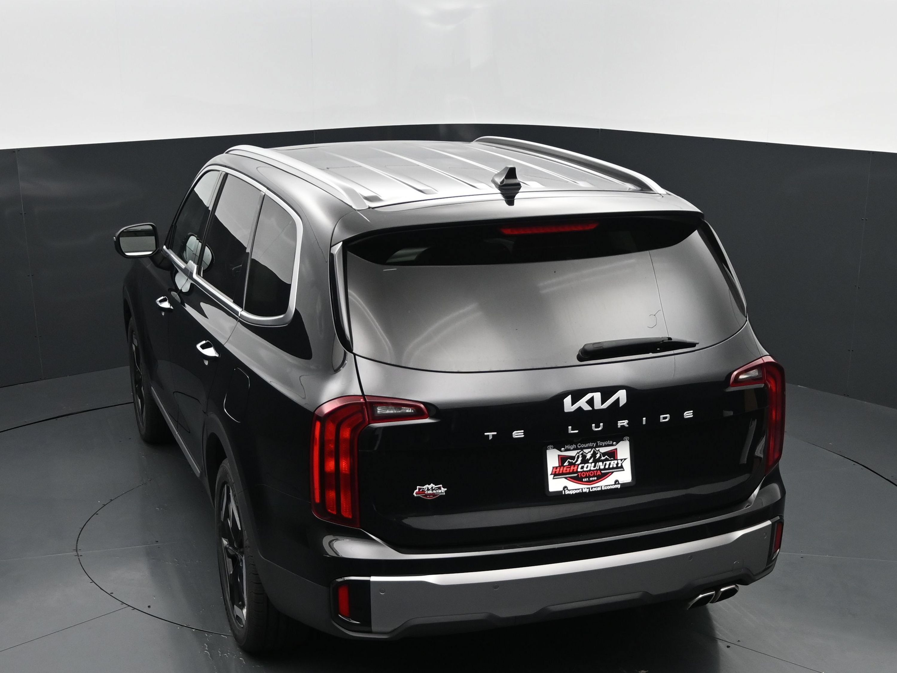 Used 2025 Kia Telluride S FWD image 30