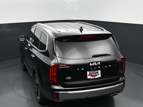 Used 2025 Kia Telluride S FWD image 30