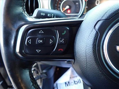 Used 2021 Jeep Gladiator Willys image 12