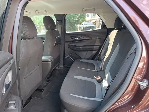 Used 2023 Chevrolet TrailBlazer LT w/ Convenience Package FWD image 10