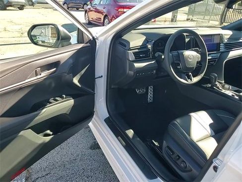 Used 2026 Toyota Camry SE image 9
