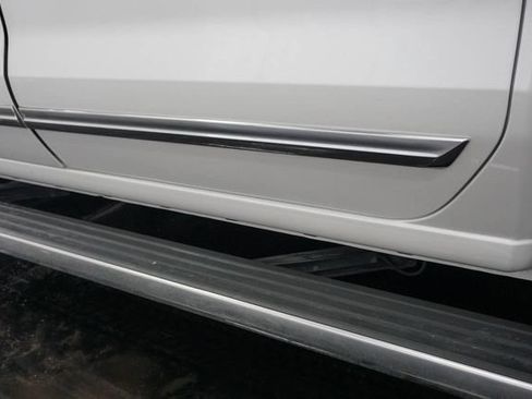 Used 2024 Chevrolet Silverado 1500 High Country w/ High Country Premium Package AWD/4WD image 18
