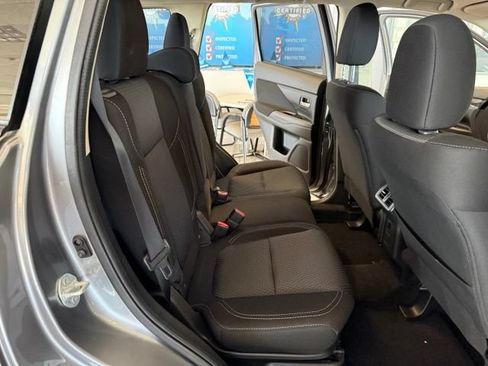 Used 2020 Mitsubishi Outlander ES FWD image 23
