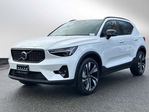 New 2026 Volvo XC40 B5 Ultra w/ Climate Package image 7