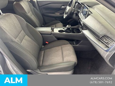 Used 2025 Nissan Rogue SV image 17