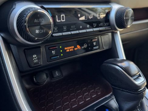 Used 2021 Toyota RAV4 Limited w/ Limited Grade Weather Package AWD/4WD image 20