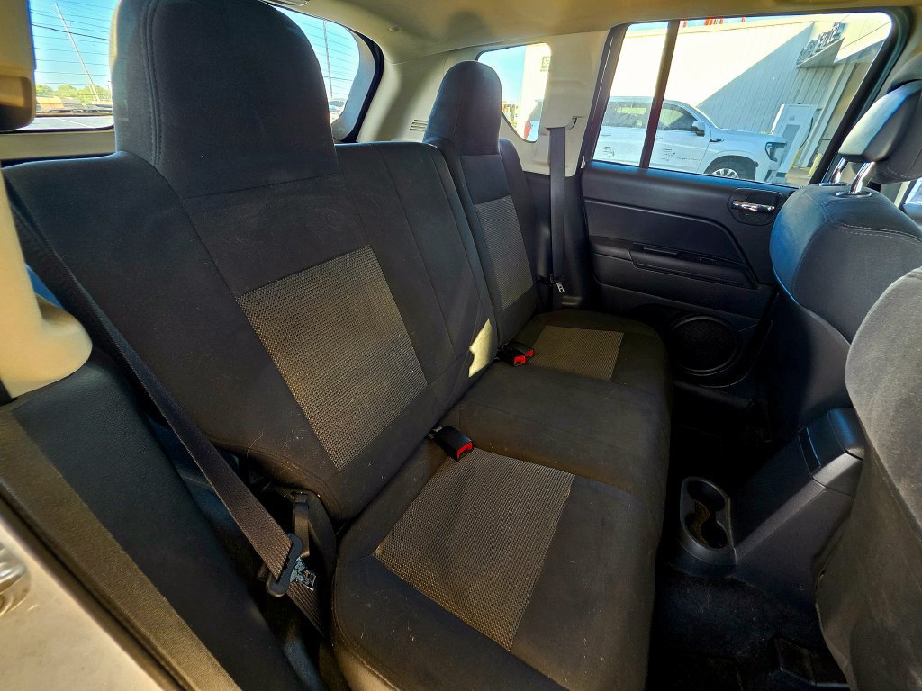 Used 2011 Jeep Compass Latitude w/ Sun/Sound Group AWD/4WD image 23