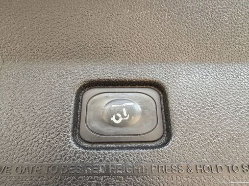 Used 2016 Ford Explorer Limited image 33