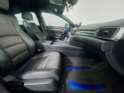 Used 2018 Honda Accord Sport image 32