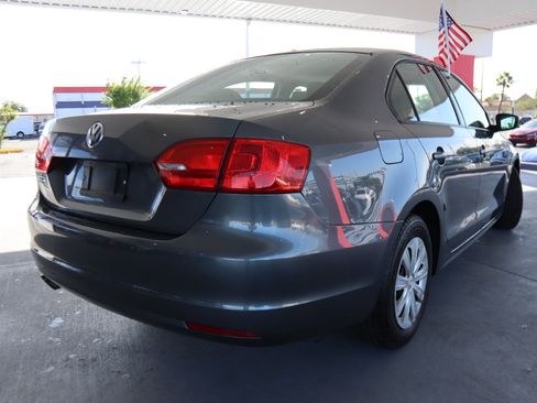 Used 2014 Volkswagen Jetta S image 6