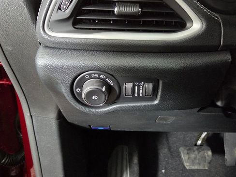 New 2026 Chrysler Pacifica Select image 19