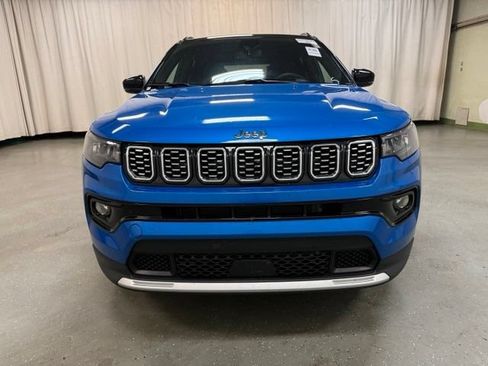 Used 2025 Jeep Compass Limited AWD/4WD image 12