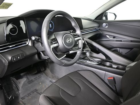 Used 2024 Hyundai Elantra SEL w/ Convenience Package FWD image 22