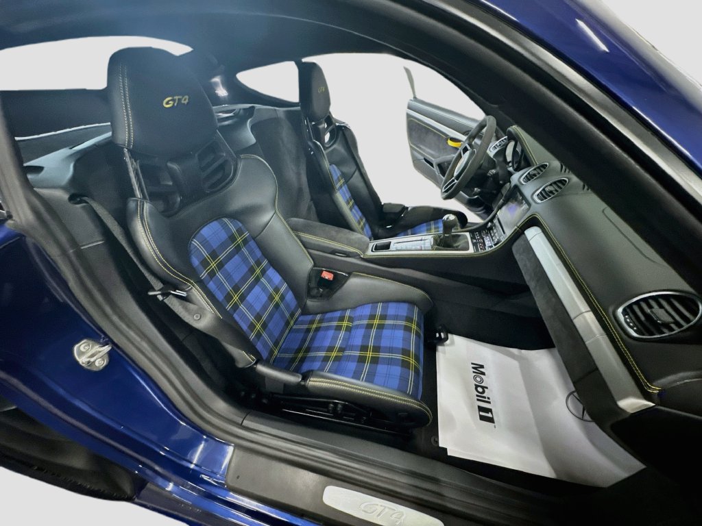 Used 2020 Porsche 718 Cayman GT4 RWD image 33