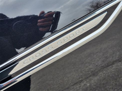 Used 2020 Volkswagen Atlas Cross Sport S image 11