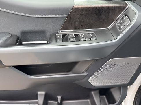 Used 2022 Ford F150 Lariat image 10