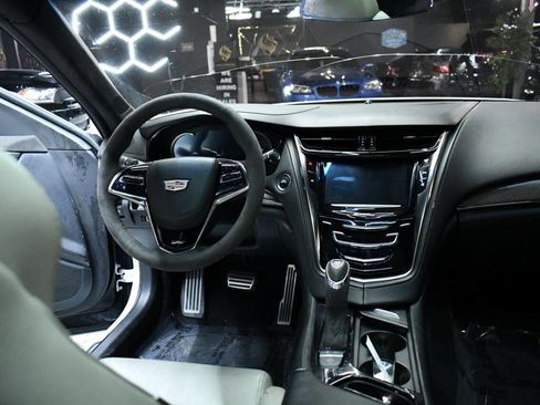 Used 2016 Cadillac CTS V w/ Luxury Package image 44