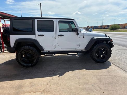 Used 2015 Jeep Wrangler Unlimited Sport w/ Quick Order Package 24S AWD/4WD image 19
