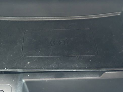 Used 2025 Land Rover Range Rover Velar Dynamic SE image 35