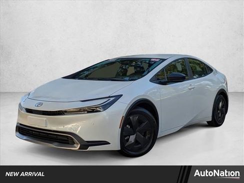 Used 2025 Toyota Prius Plug-In Hybrid FWD image 1