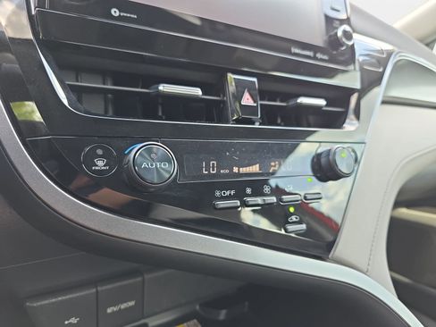 Used 2023 Toyota Camry XSE image 23