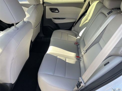 Used 2024 Nissan Rogue SL image 13