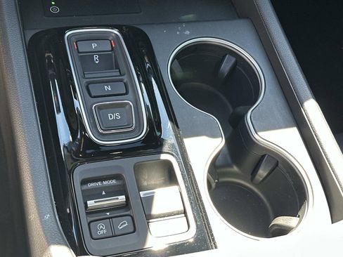 Used 2025 Honda Pilot Black Edition image 19