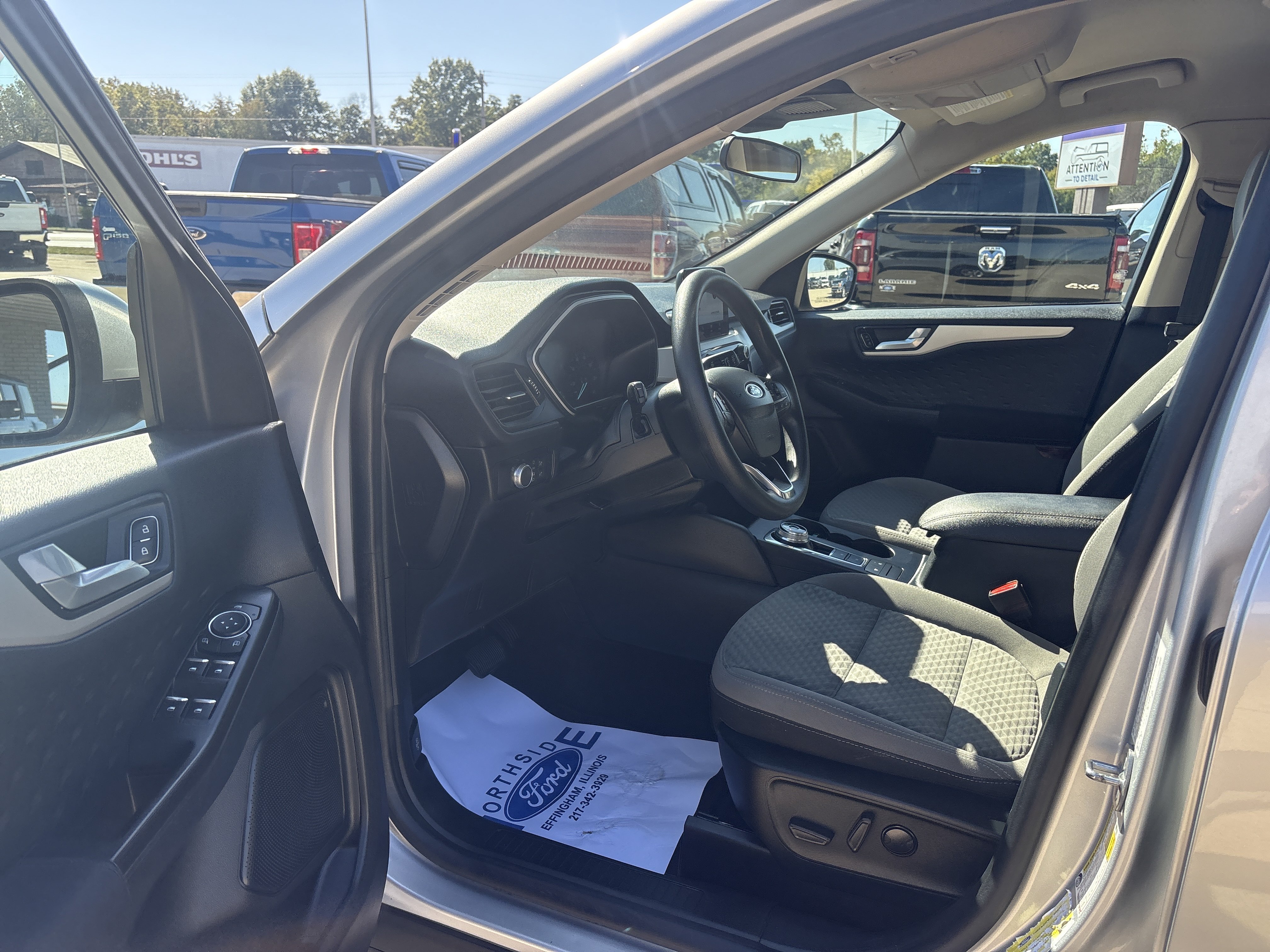 Used 2020 Ford Escape SE FWD image 9