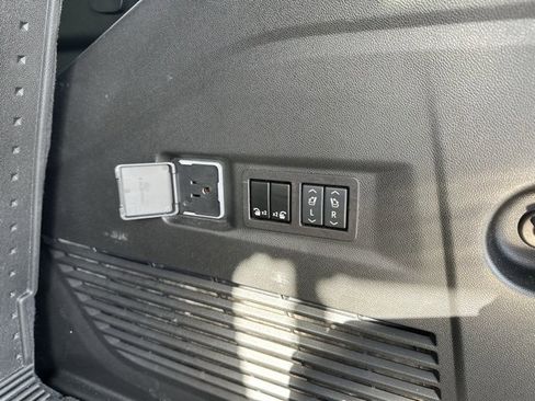 Used 2024 Chevrolet Tahoe Premier image 21