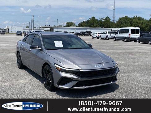 Used 2026 Hyundai Elantra SEL FWD image 1