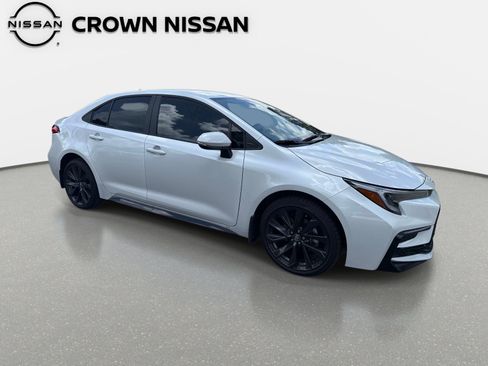 Used 2026 Toyota Corolla SE FWD image 11