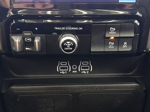 Used 2025 RAM 1500 Big Horn AWD/4WD image 23